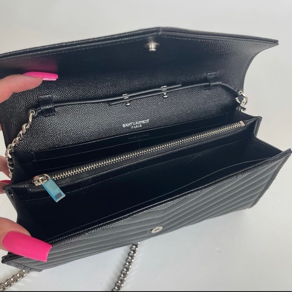 SAINT LAURENT MONOGRAM ENVELOPE WOC BLK GRAIN
DE POUDRE LEATHER - Picture 8 of 10